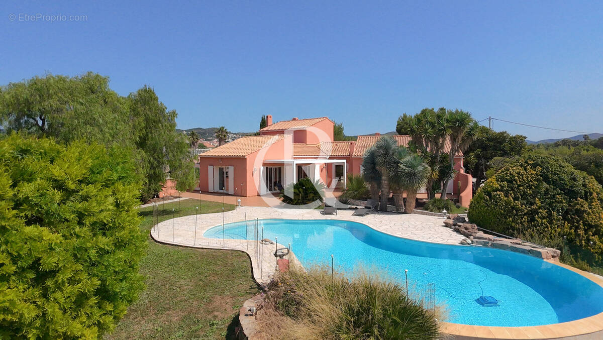 Appartement à HYERES