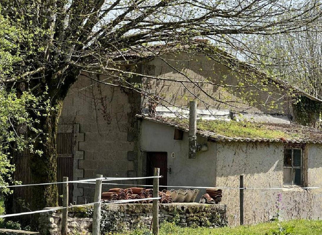Maison à CHAMPAGNE-MOUTON