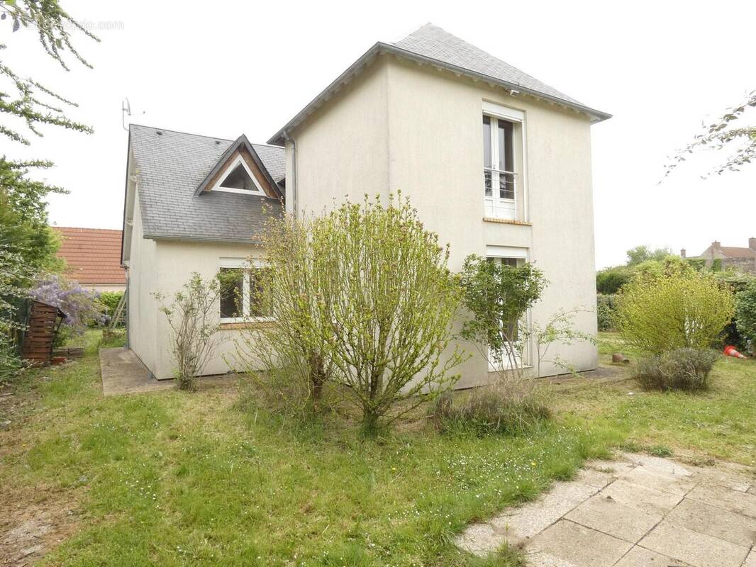 Maison à FEROLLES