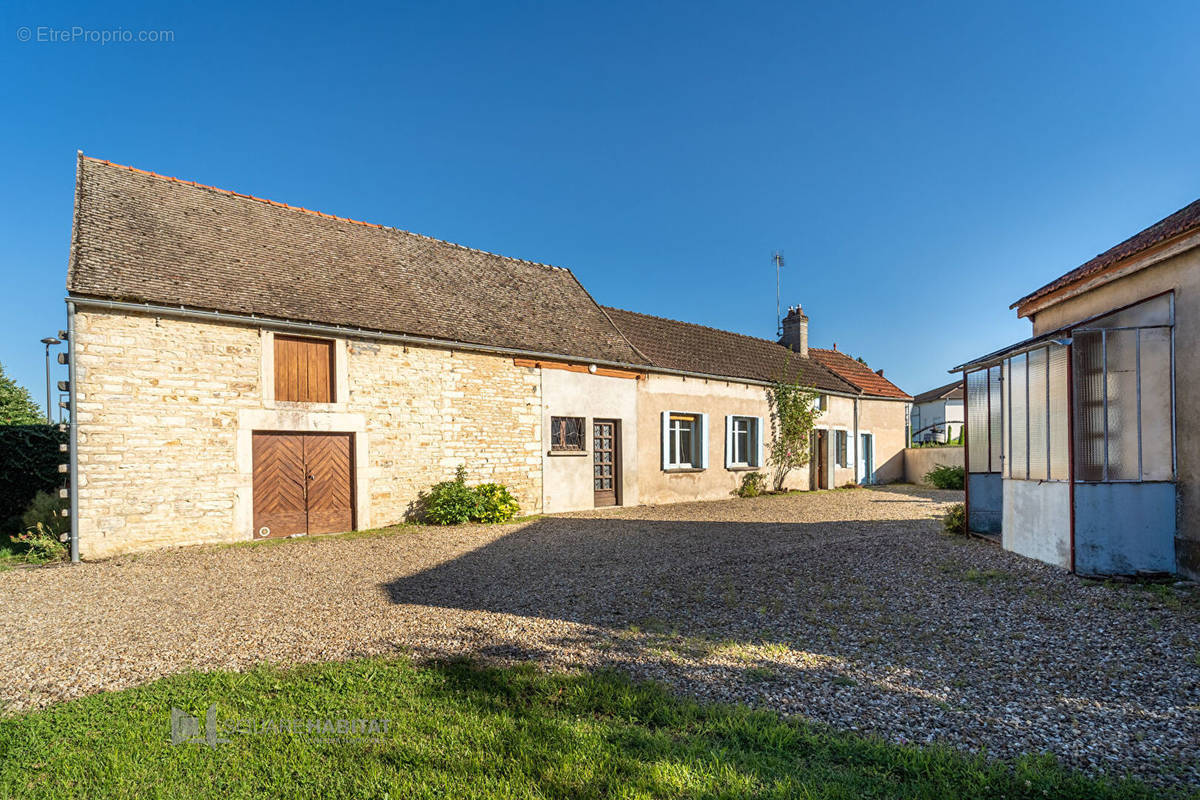 Maison à SAINTE-MARIE-LA-BLANCHE