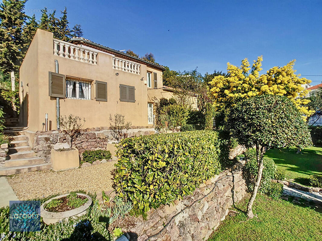 Maison à VALLAURIS