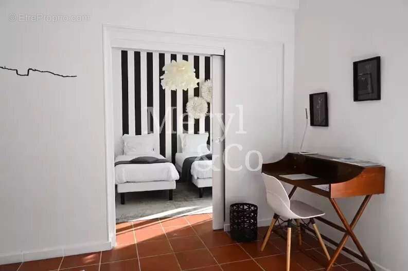 Appartement à MARSEILLE-2E