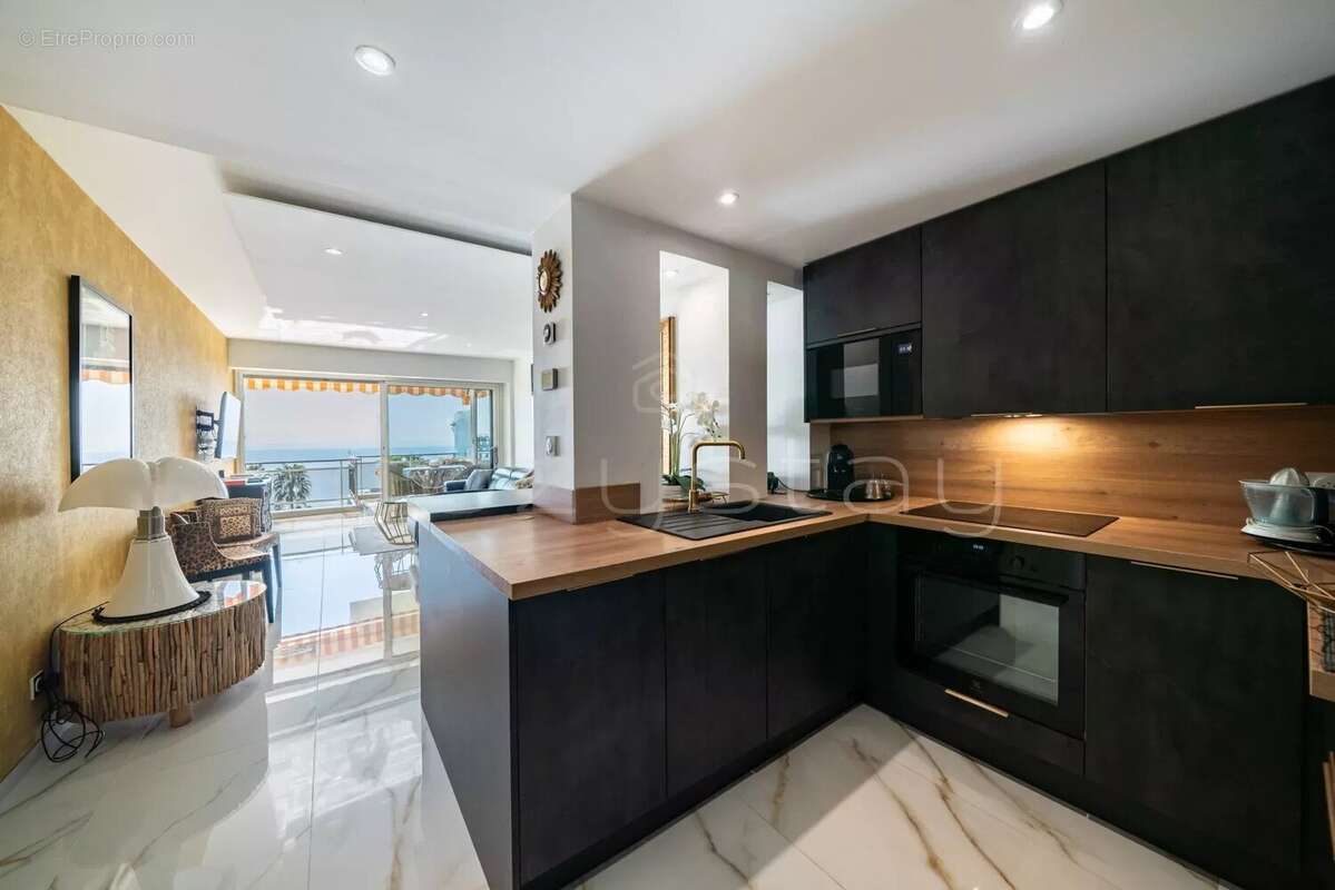 Appartement à VALLAURIS