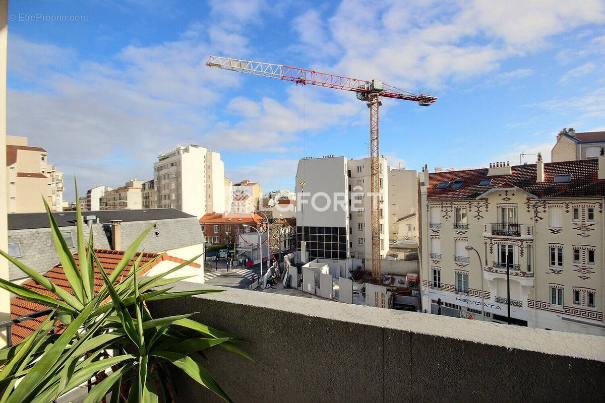 Appartement à COURBEVOIE