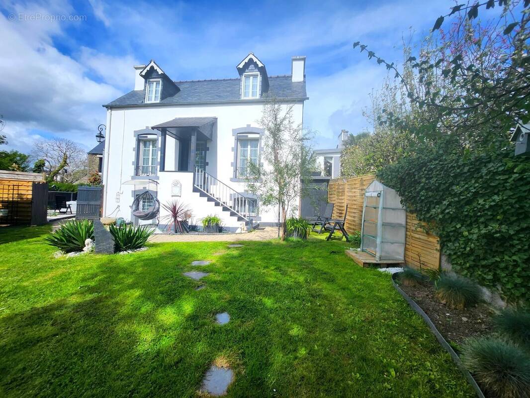 Maison à CARHAIX-PLOUGUER
