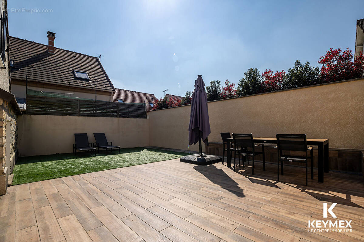 Maison à LE MESNIL-EN-THELLE