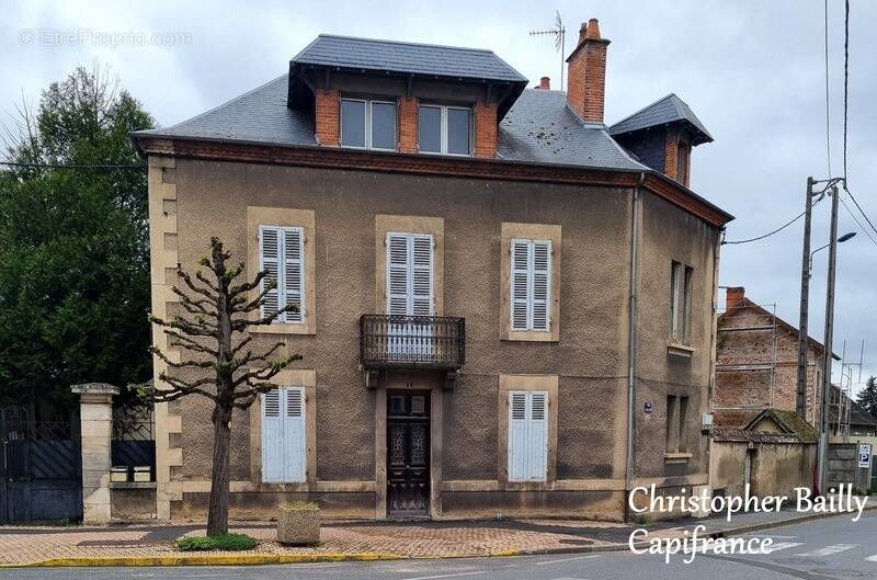 Maison à VARENNES-SUR-ALLIER