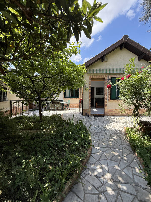 Maison à LE BLANC-MESNIL