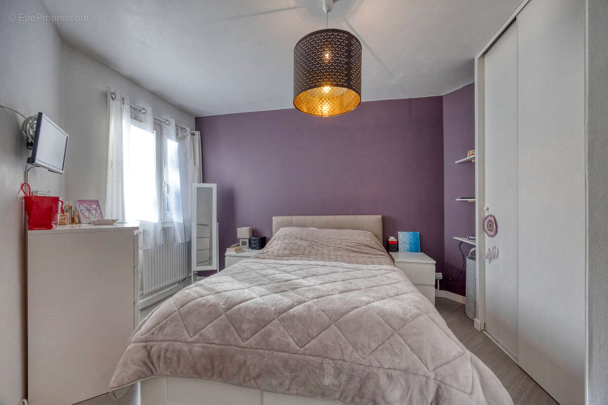 Appartement à LE PONT-DE-CLAIX