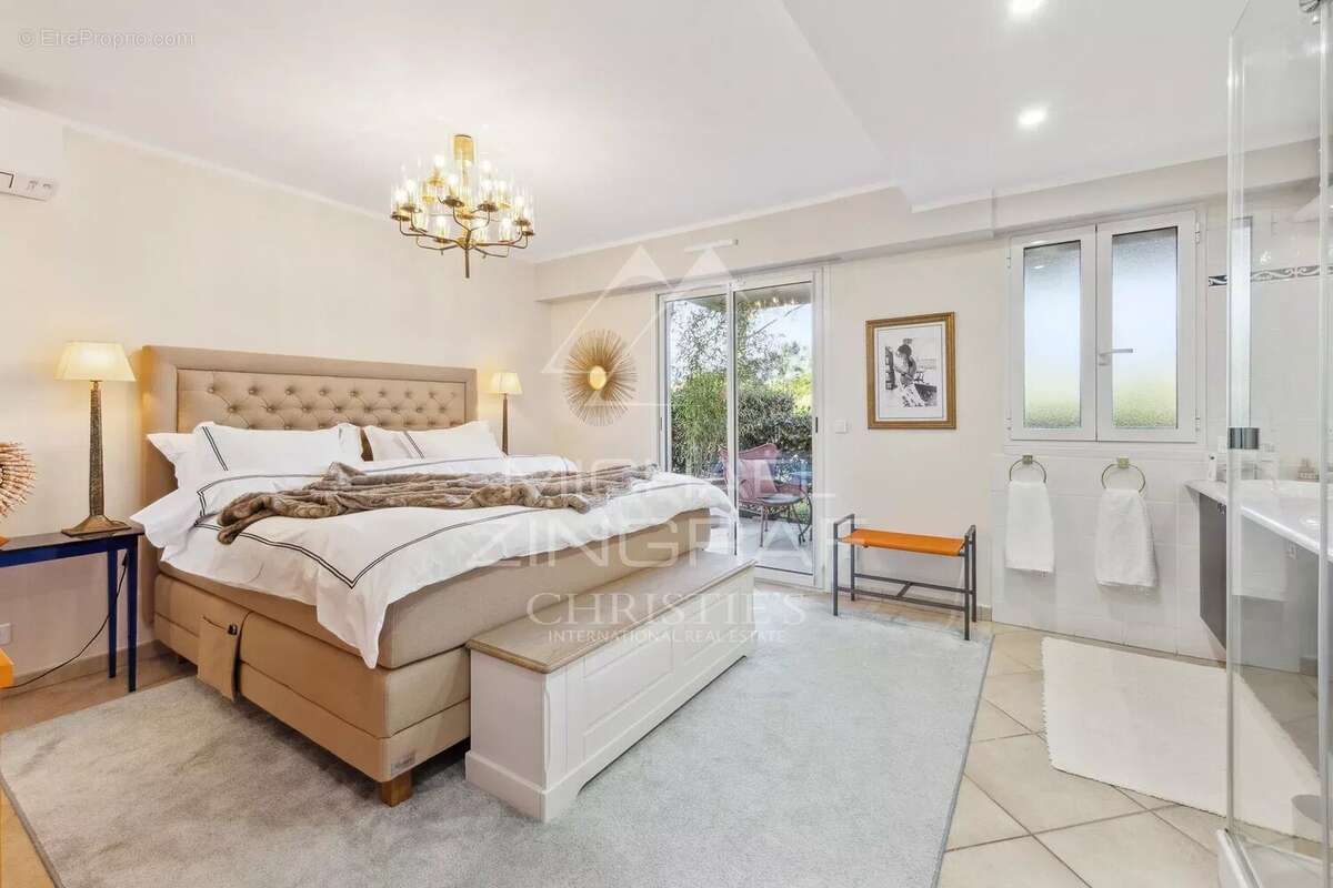 Appartement à MANDELIEU-LA-NAPOULE
