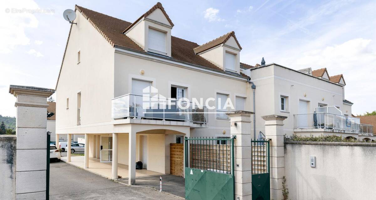 Appartement à FRENEUSE