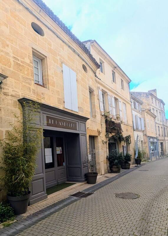 Autre à BLAYE