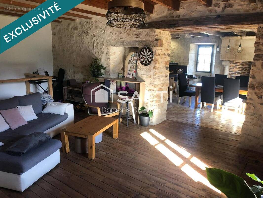 Photo 1 - Maison à CHAZELLES