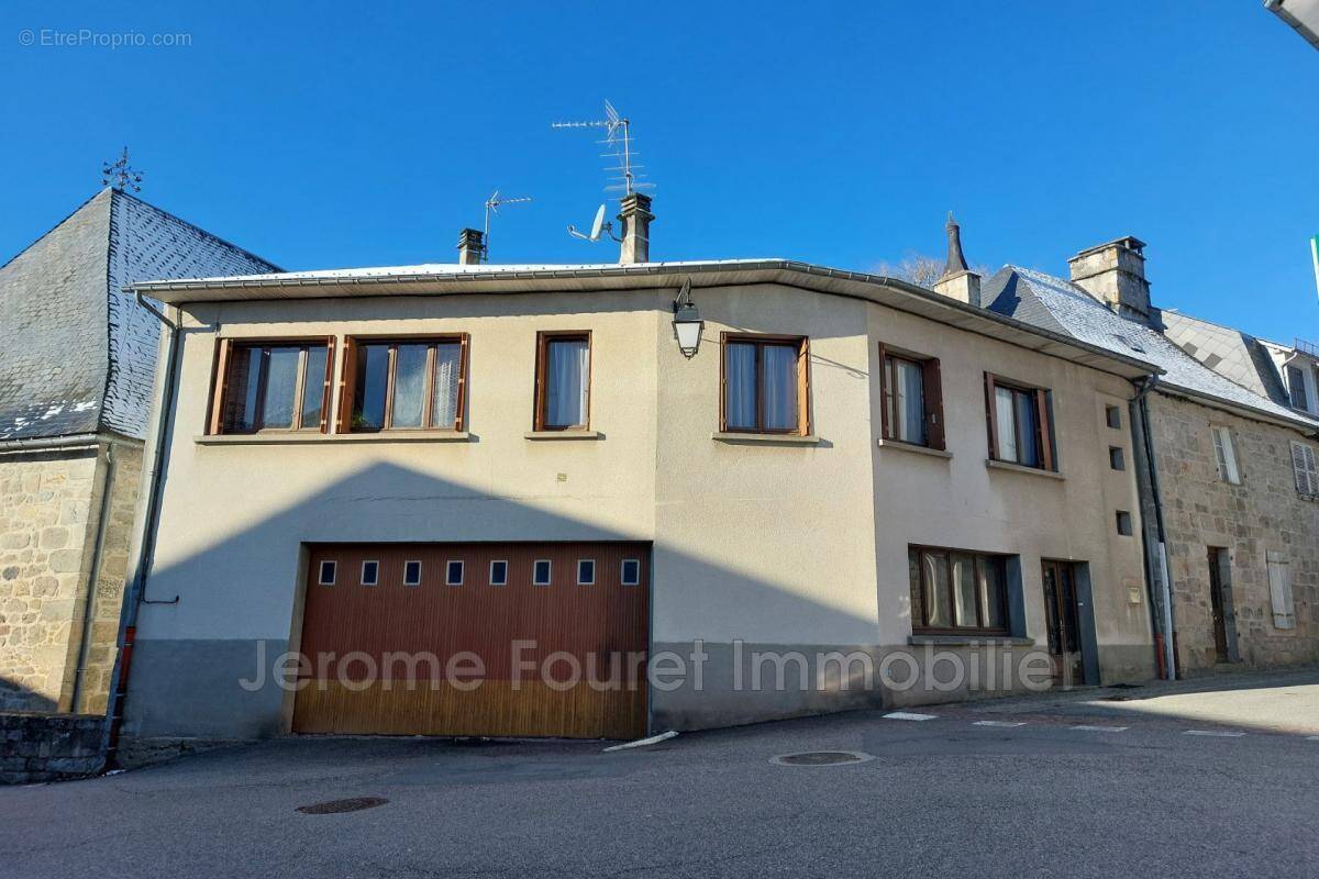 Maison à EGLETONS