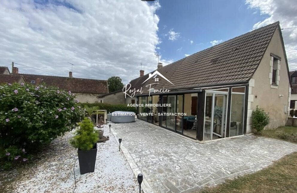 Terrasse - Maison à PREUILLY-SUR-CLAISE