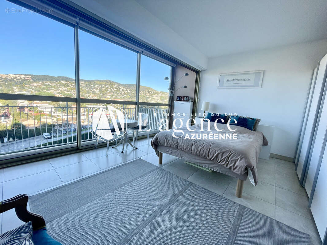 Appartement à MANDELIEU-LA-NAPOULE