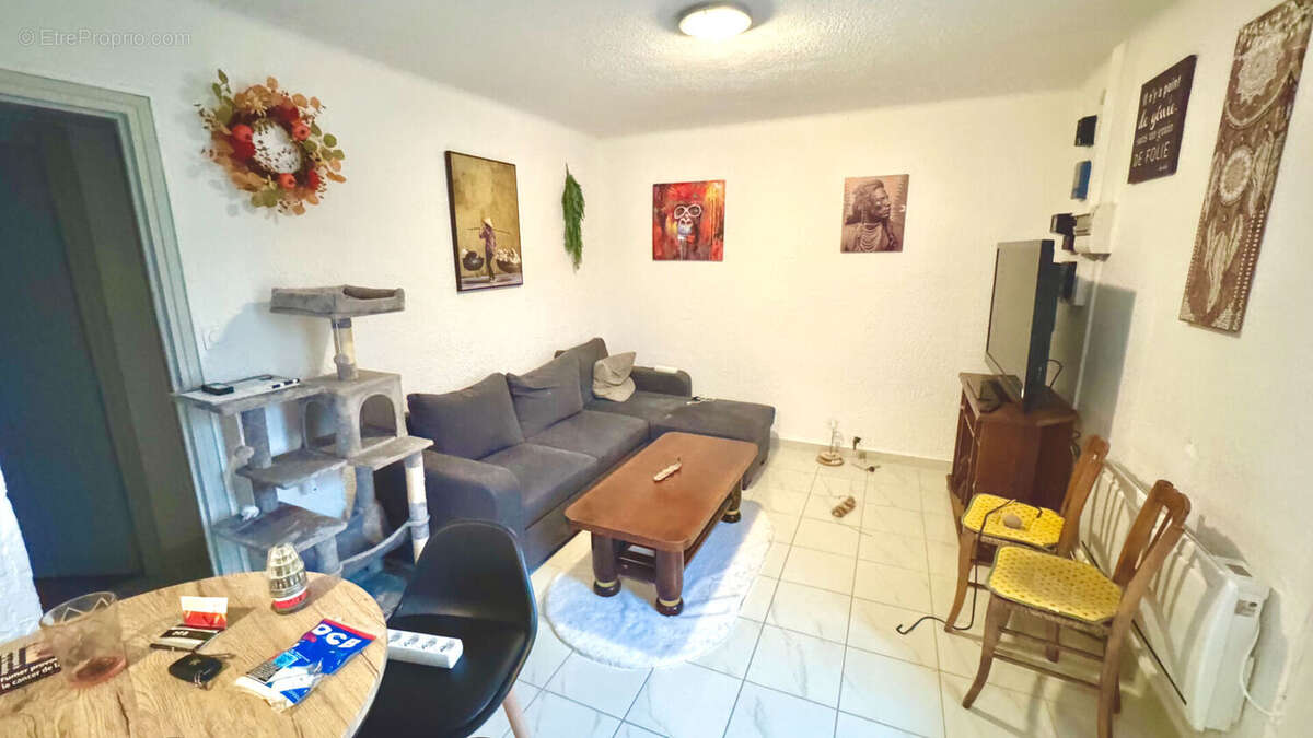 Appartement à ENTRAIGUES-SUR-LA-SORGUE