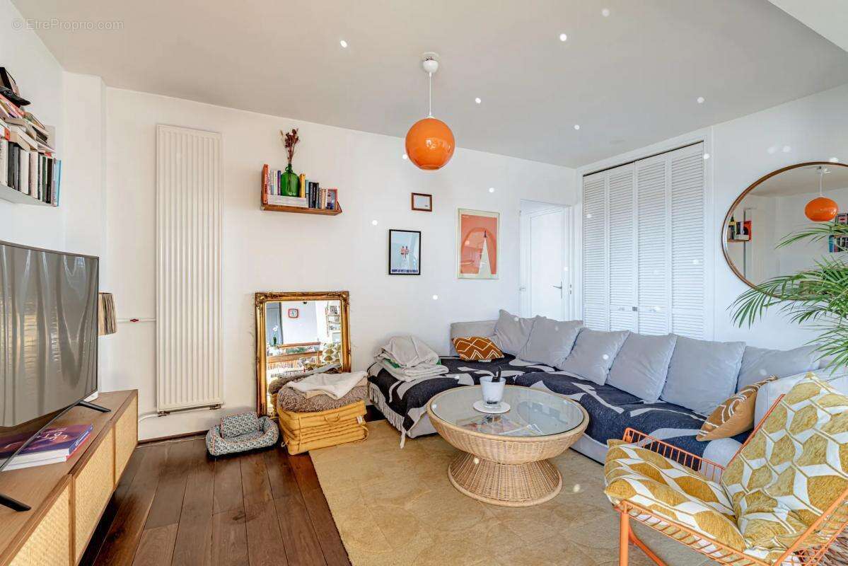Appartement à PARIS-19E