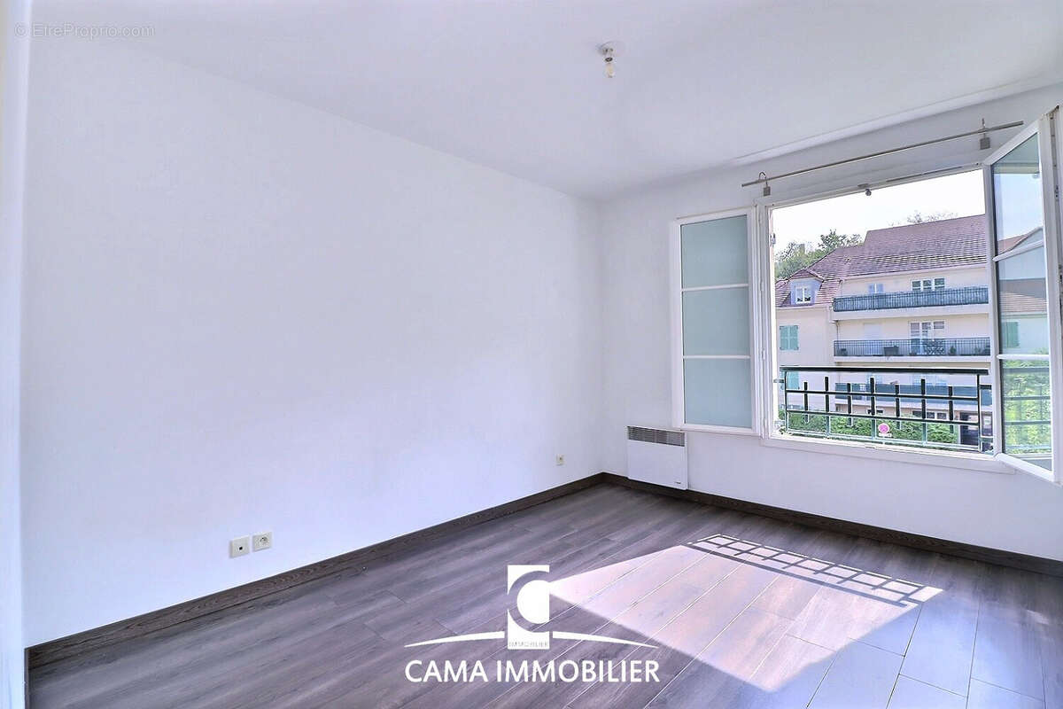 Appartement à FONTENAY-LE-FLEURY