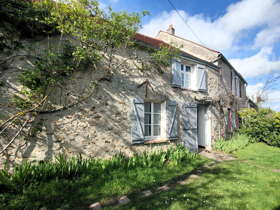 Maison à LIMOURS
