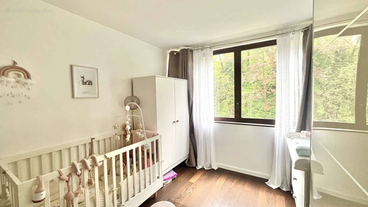 Appartement à LA CELLE-SAINT-CLOUD