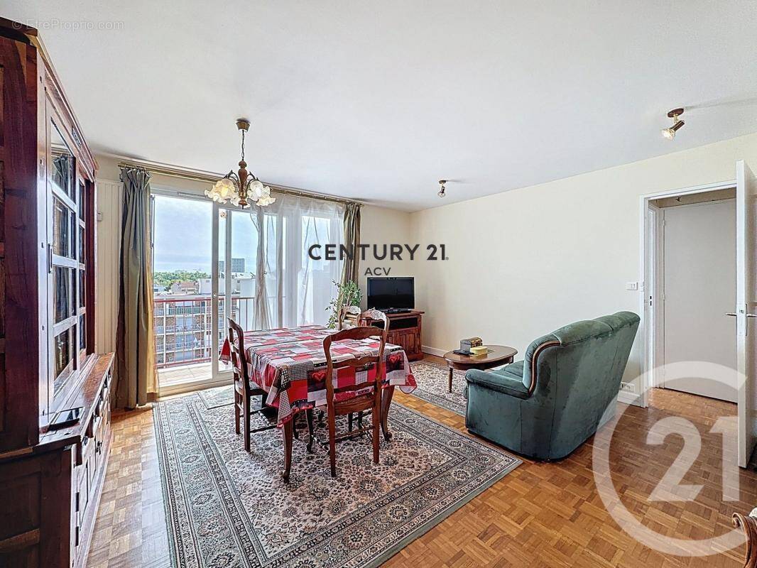 Appartement à MAISONS-ALFORT