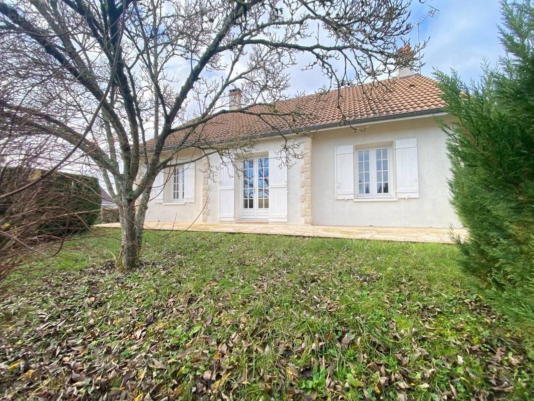 Maison à BELLEGARDE
