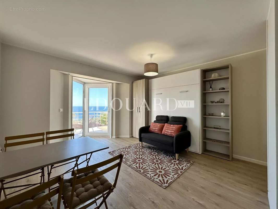 Appartement à ROQUEBRUNE-CAP-MARTIN