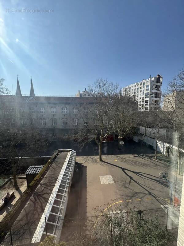 Appartement à PARIS-19E