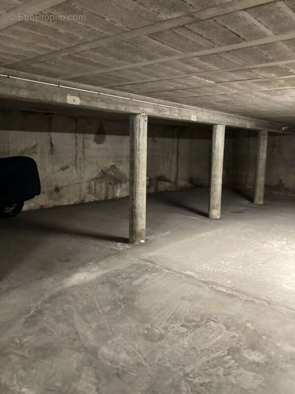 Parking à ANTIBES