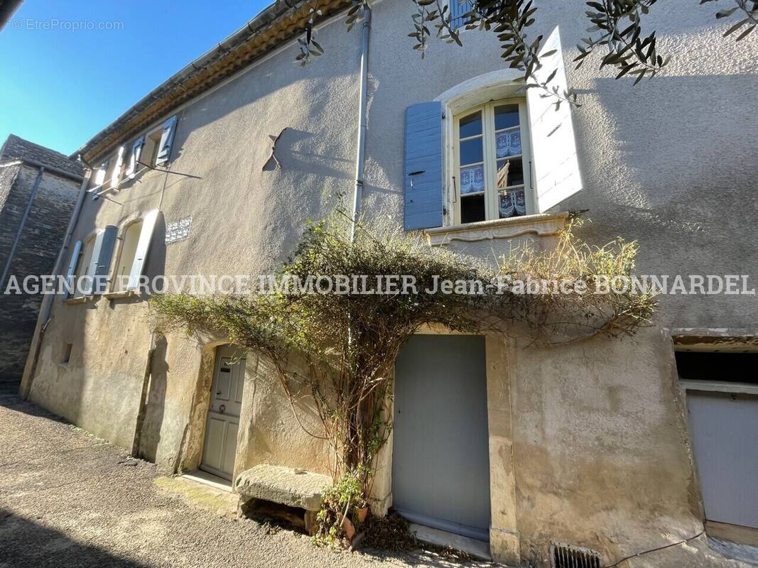 Maison à GRIGNAN