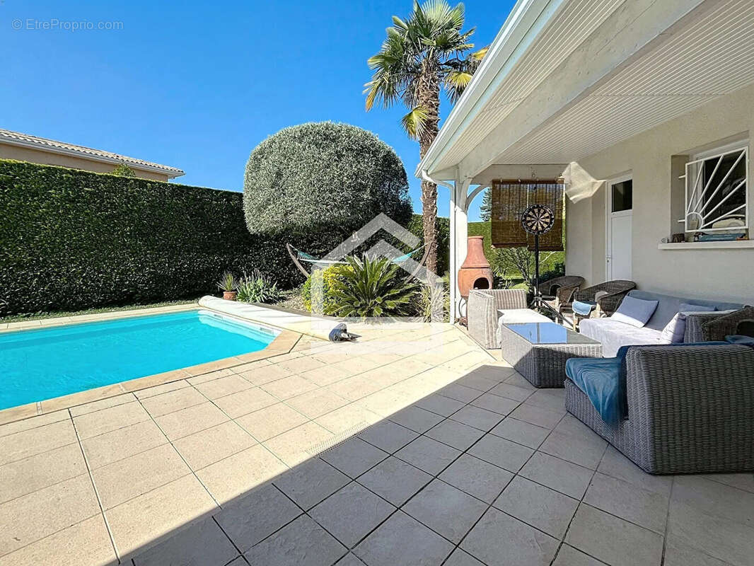 Maison à BLANQUEFORT