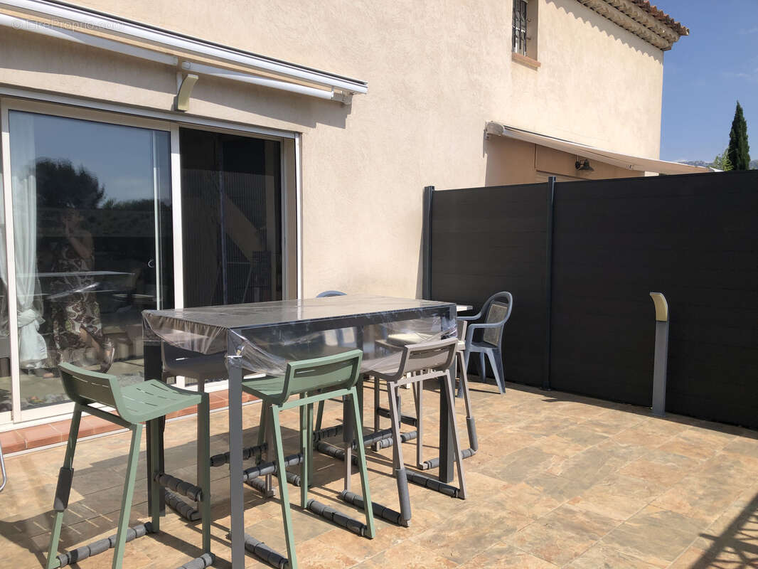 Appartement à ROUSSET