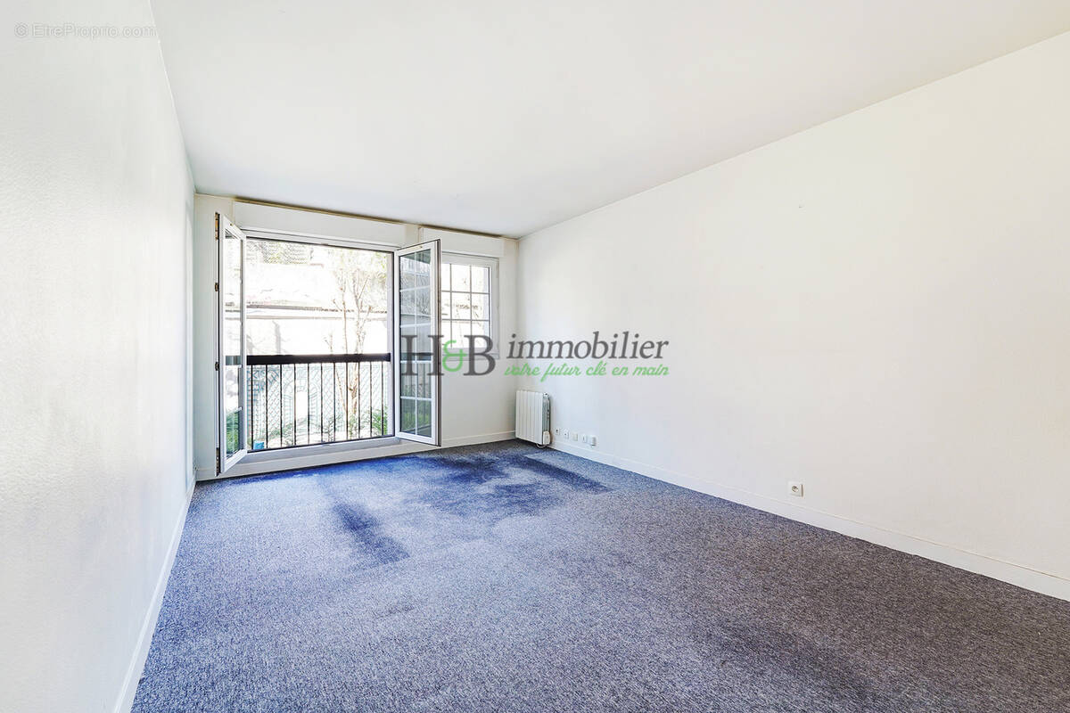 Appartement à PARIS-10E