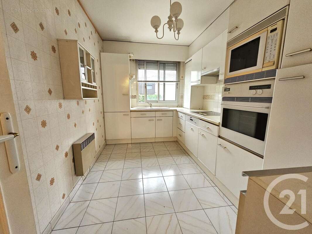 Appartement à SAINT-MAUR-DES-FOSSES