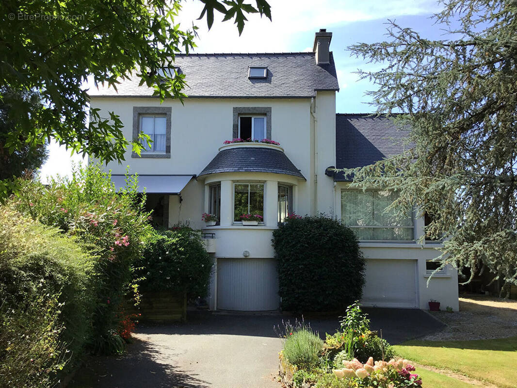 Maison à CARHAIX-PLOUGUER