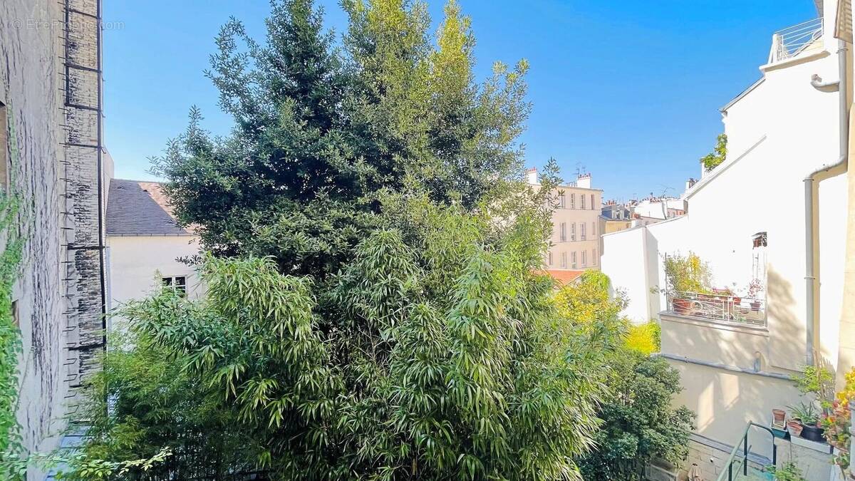 Appartement à PARIS-18E