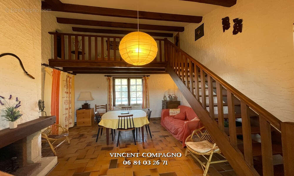Appartement à ESPARRON-DE-VERDON