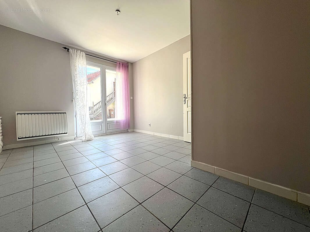 Appartement à MAGNY-LE-HONGRE