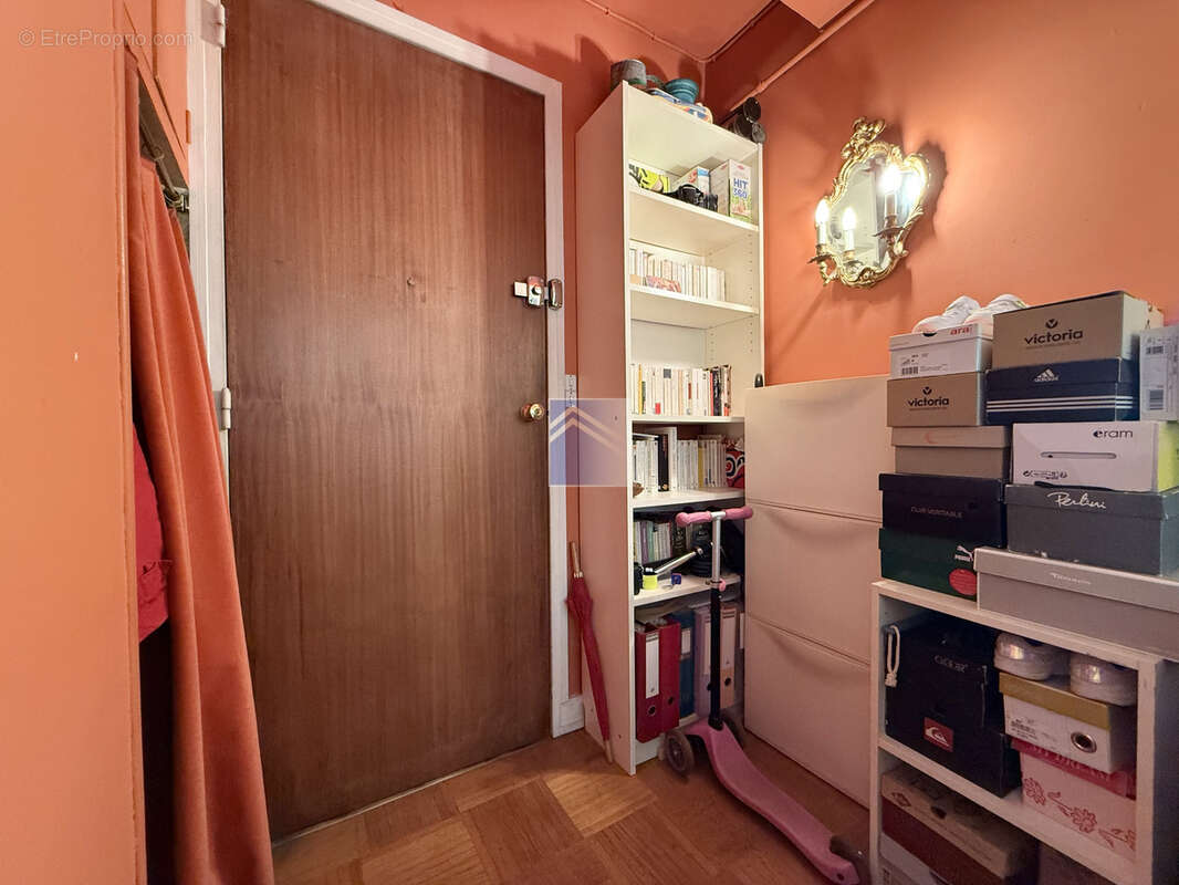Appartement à COURBEVOIE