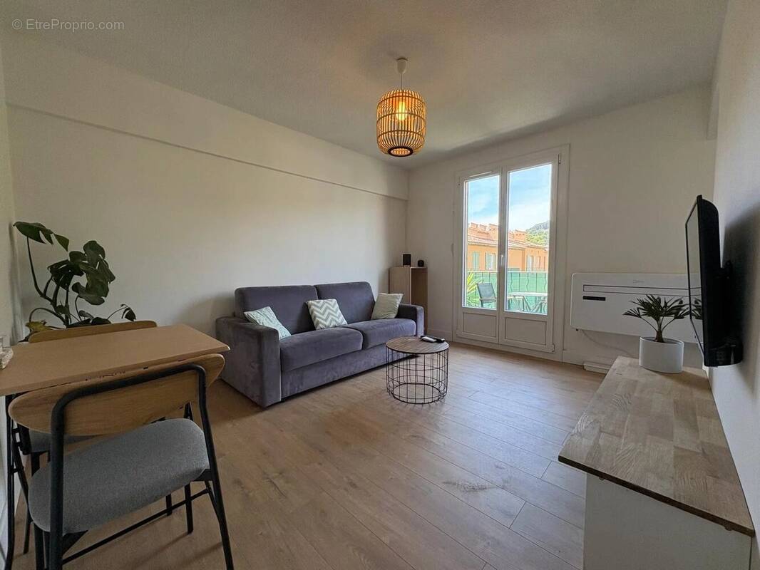 Appartement à VALLAURIS