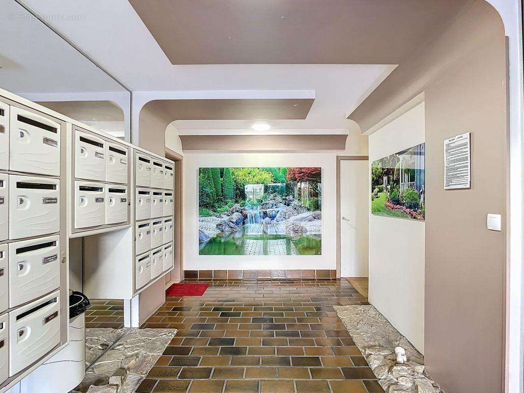 Appartement à SAINT-LAURENT-DU-VAR