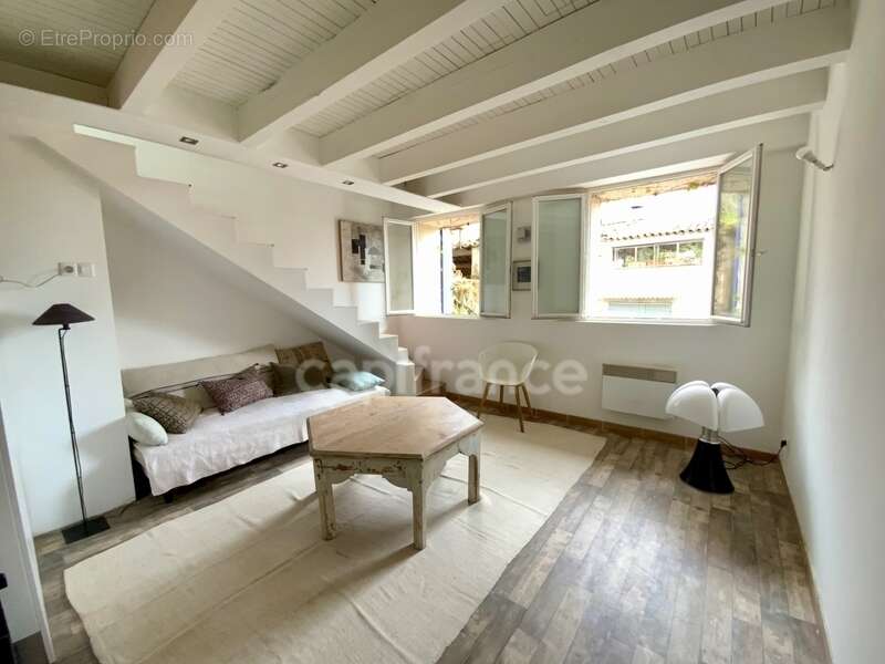 Appartement à CUCURON