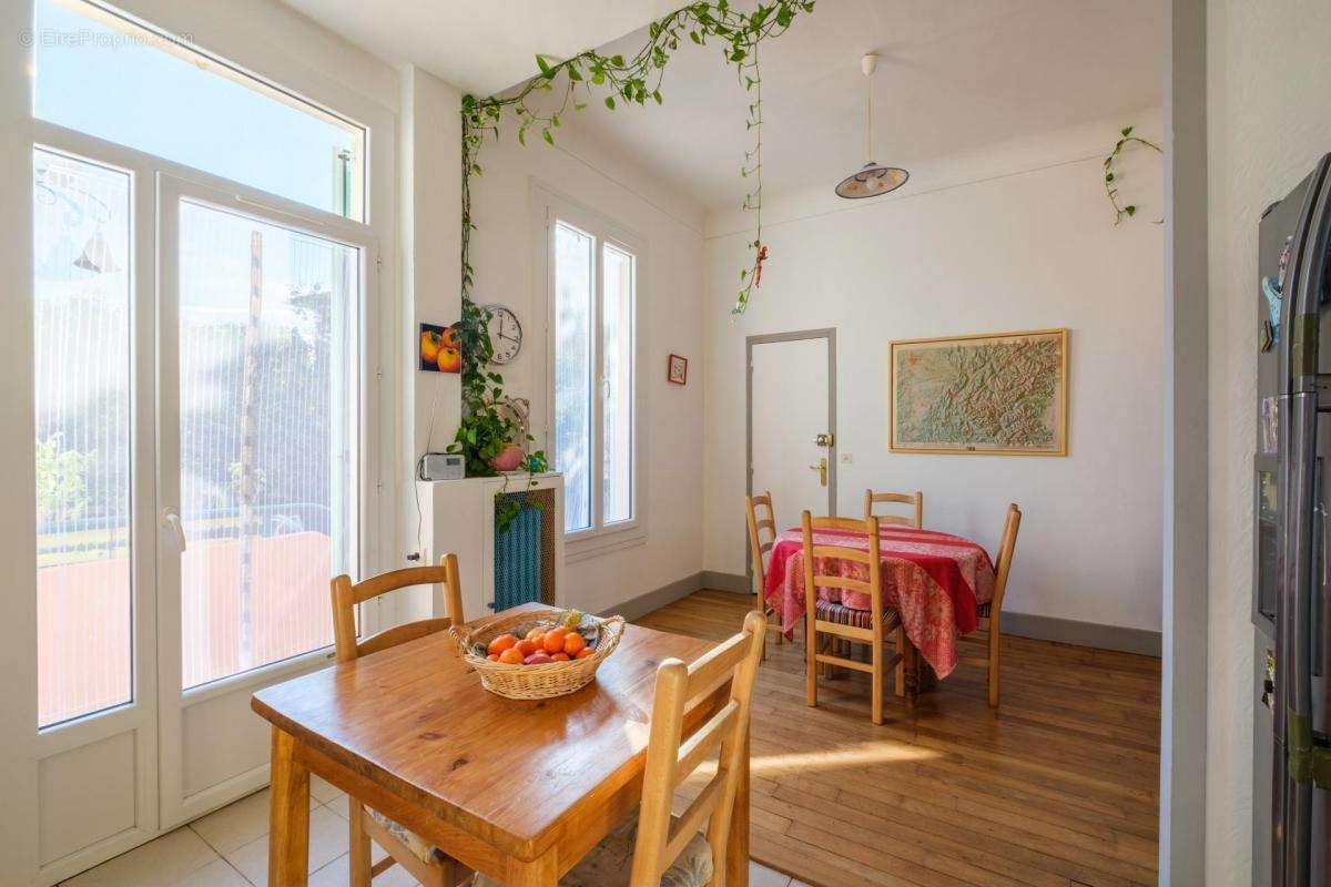 Maison à VALLAURIS