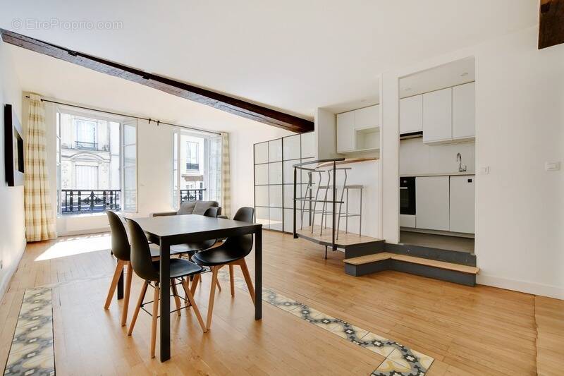 Appartement à PARIS-2E
