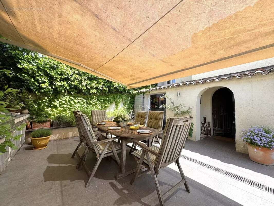 Maison à MOUANS-SARTOUX