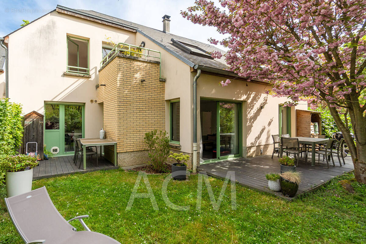 Maison à MAISONS-LAFFITTE