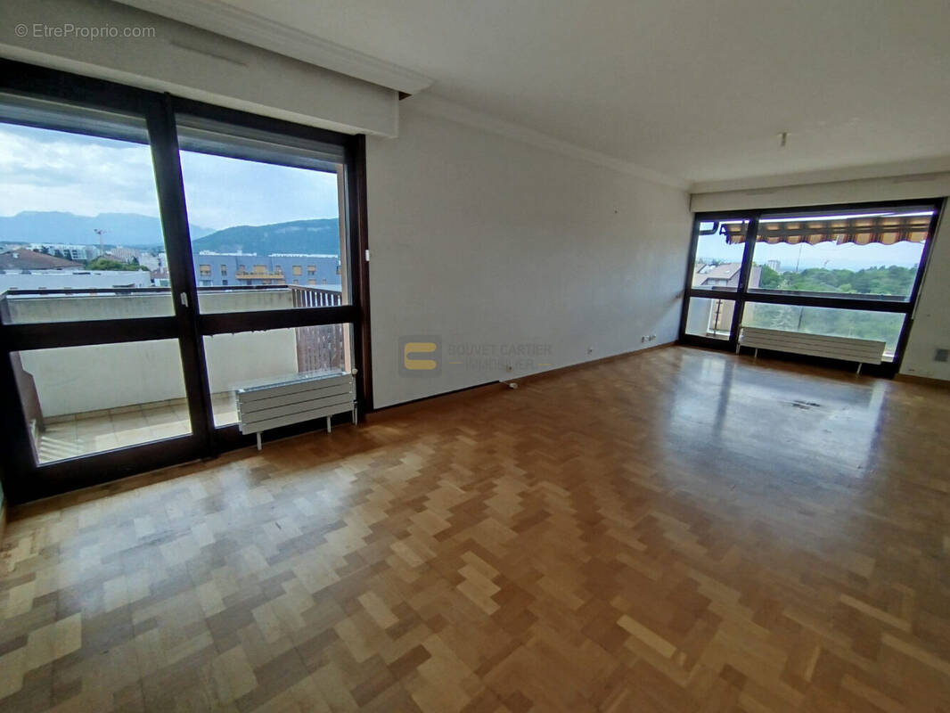Appartement à AMBILLY