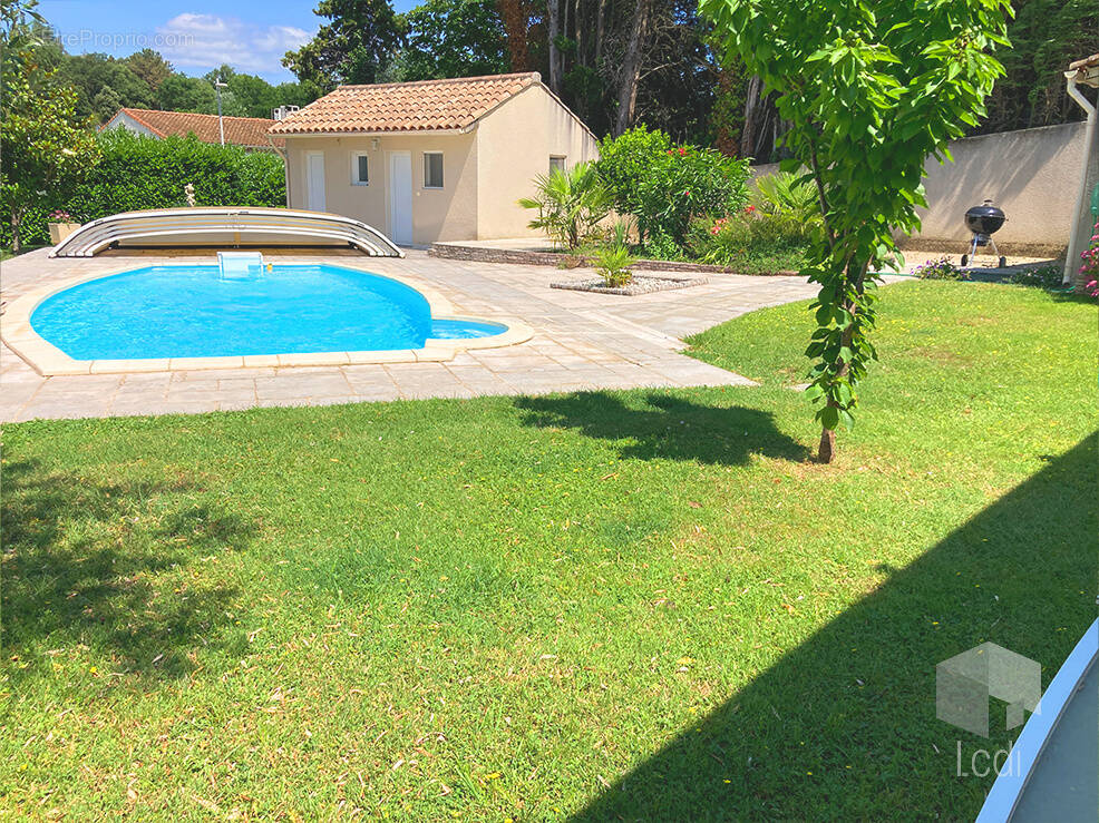 Maison à MONTELIMAR