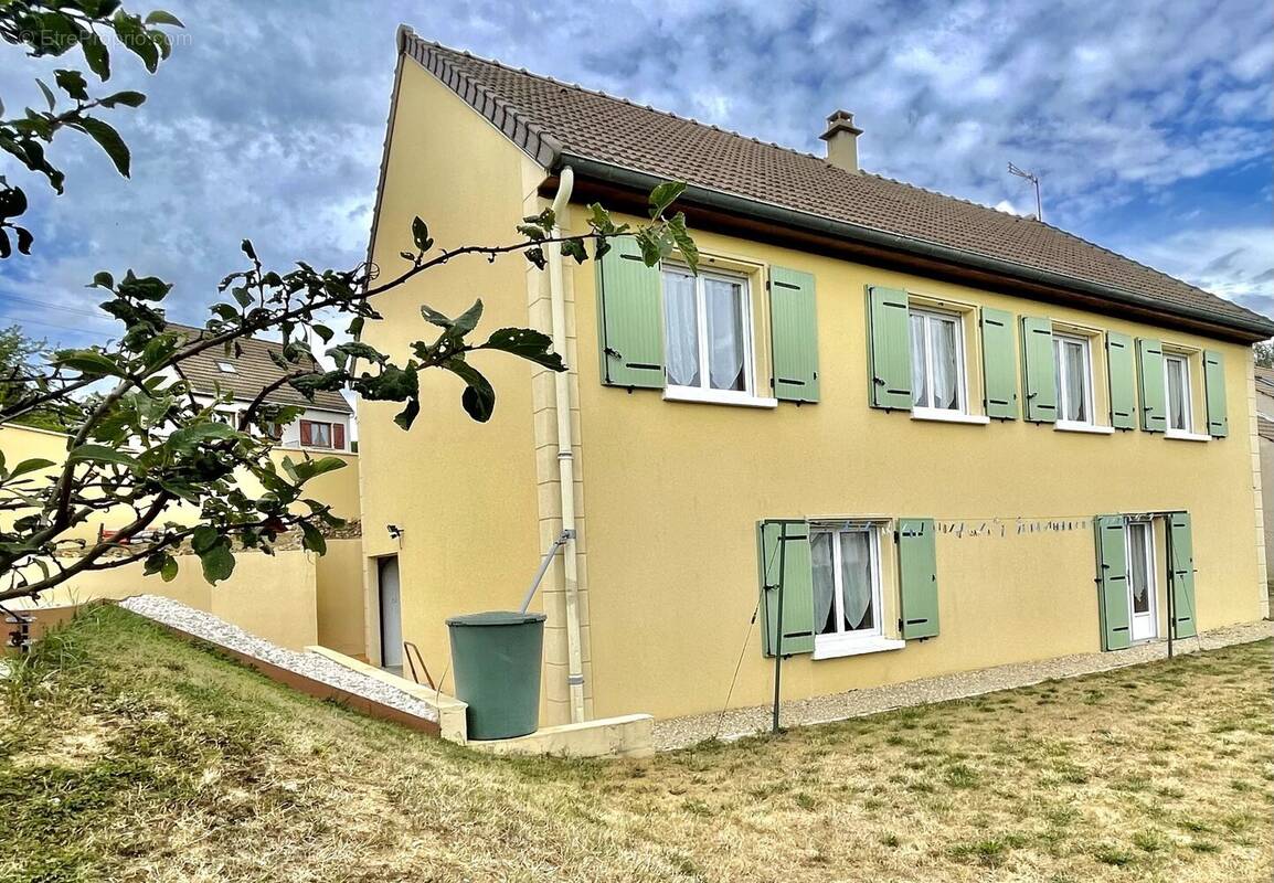 Maison à LIZY-SUR-OURCQ
